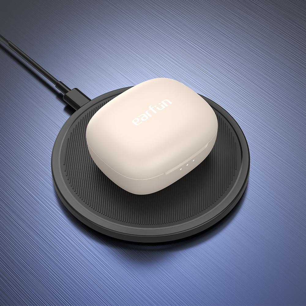 EarFun Air Pro 3 teljesen vezeték nélküli fülhallgató zajszűréssel, 6 beépített mikrofonnal - Fehér (TW500W)