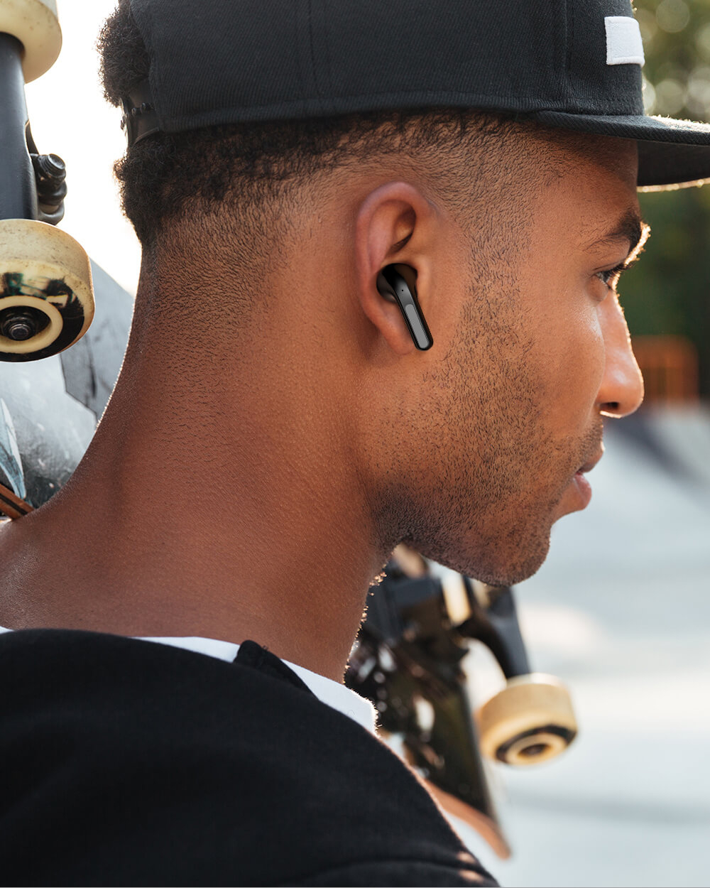 AirAux® AA-UM8 fülhallgató használat közben a fülben